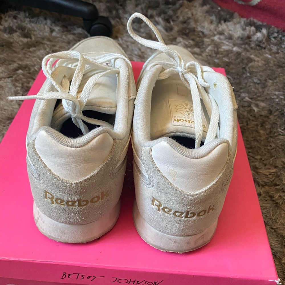 Cream colored Reebok’s - Picture 2 of 3